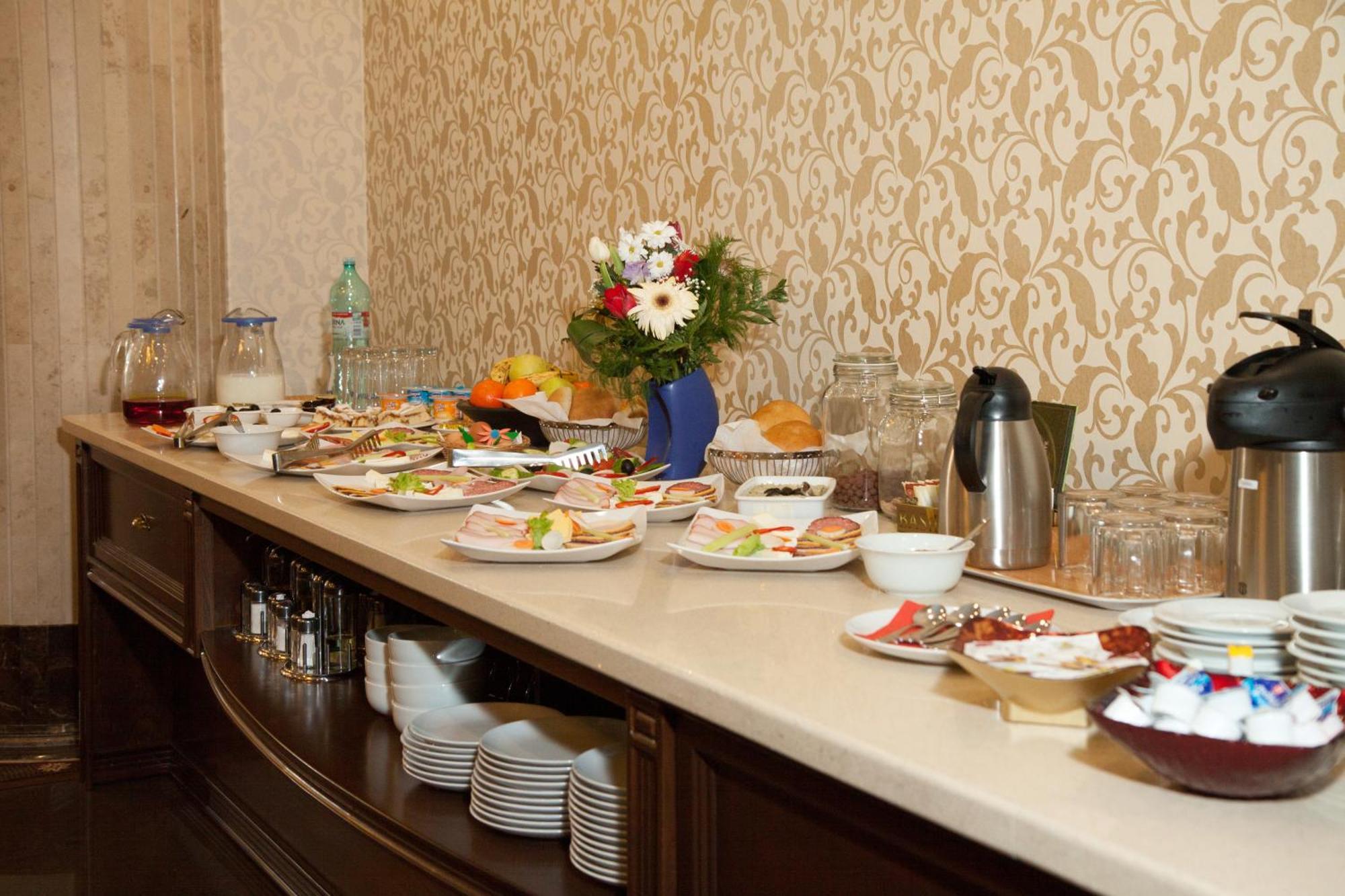 Hotel Hermes Alba Iulia Bagian luar foto