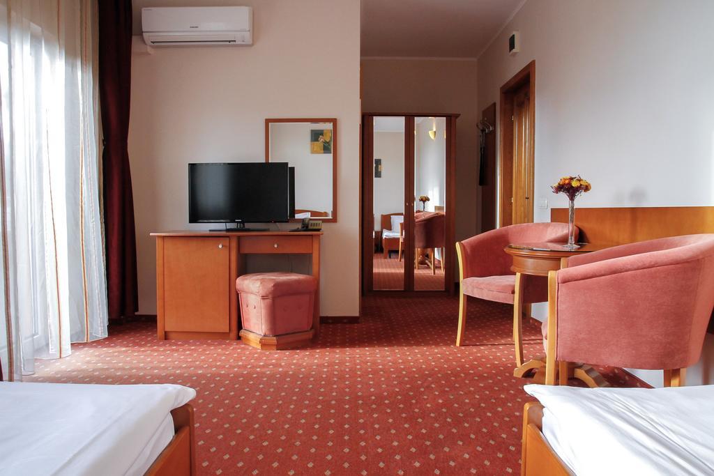 Hotel Hermes Alba Iulia Bagian luar foto