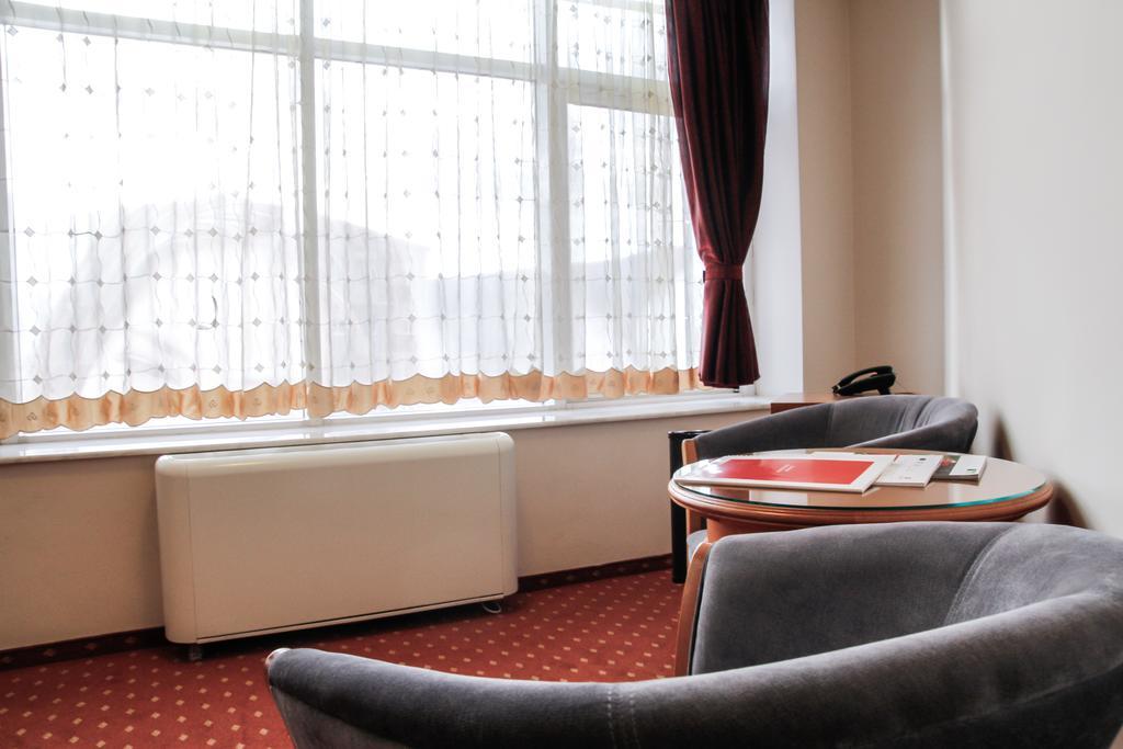 Hotel Hermes Alba Iulia Bagian luar foto