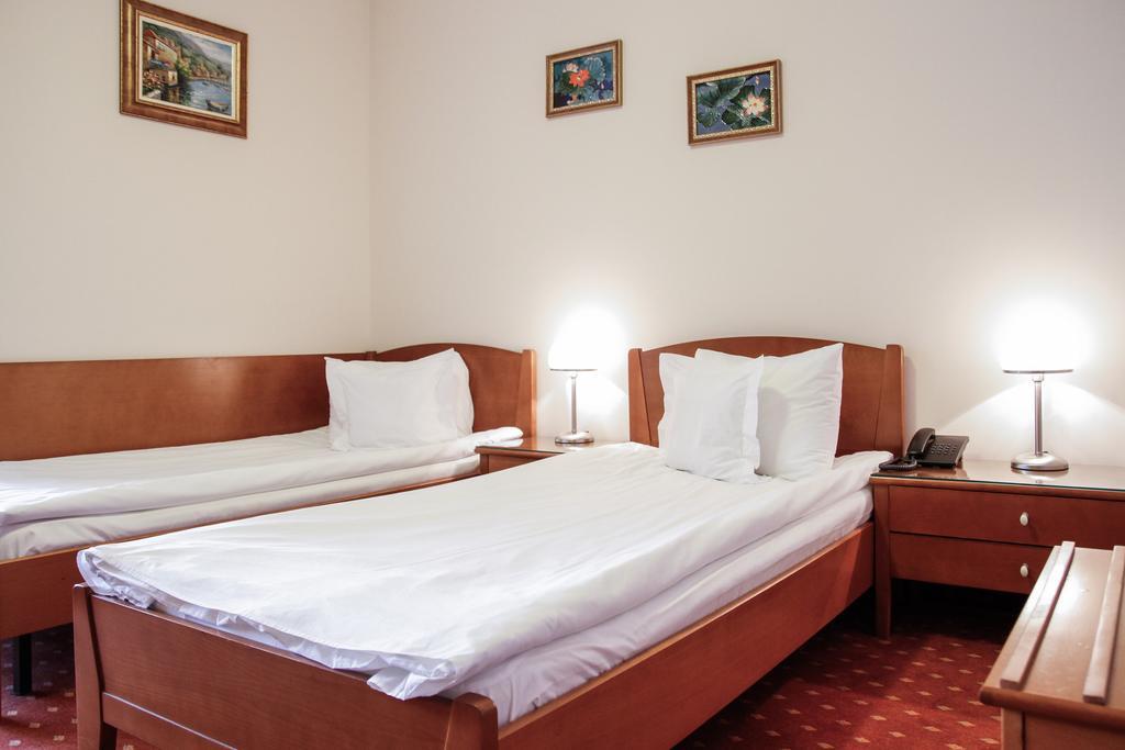 Hotel Hermes Alba Iulia Bagian luar foto