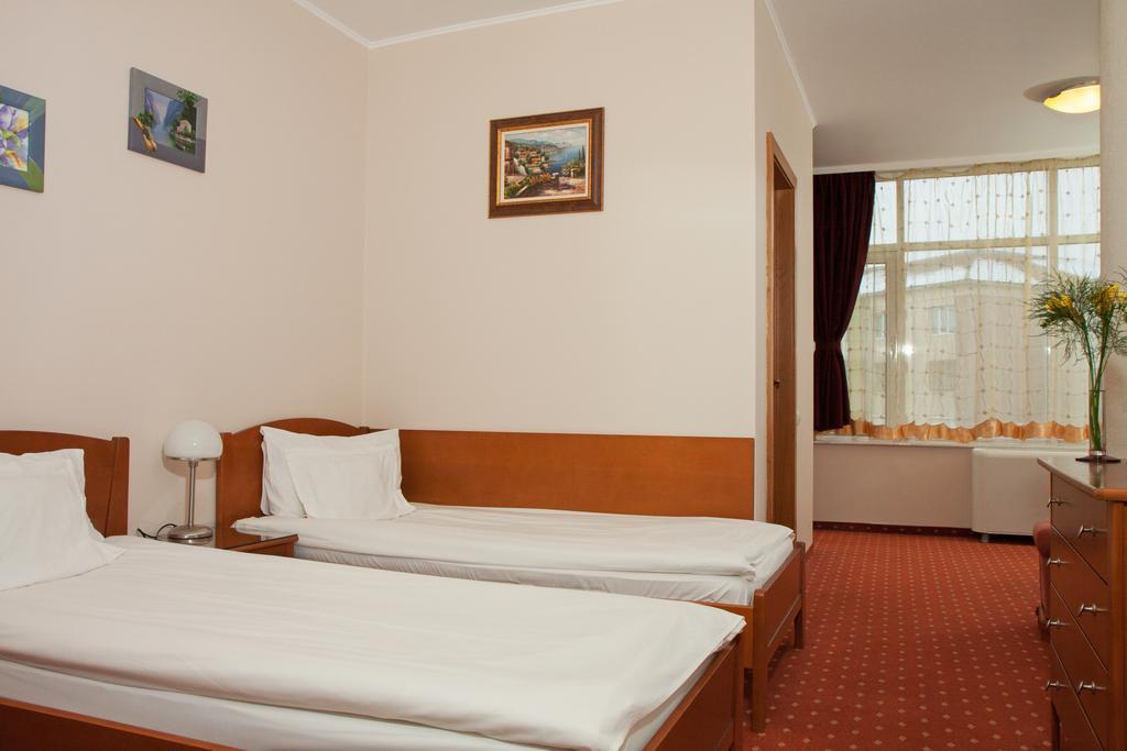 Hotel Hermes Alba Iulia Bagian luar foto